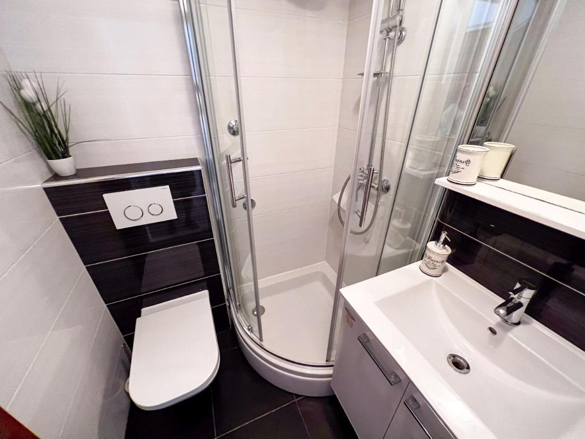 Apartment Cesare 3 Zastražišće Kültér fotó