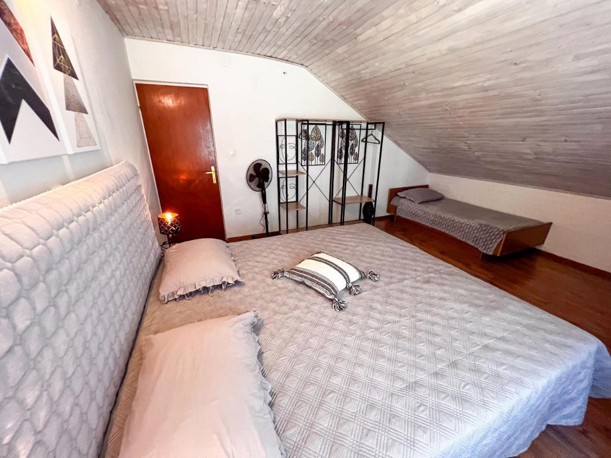 Apartment Cesare 3 Zastražišće Kültér fotó