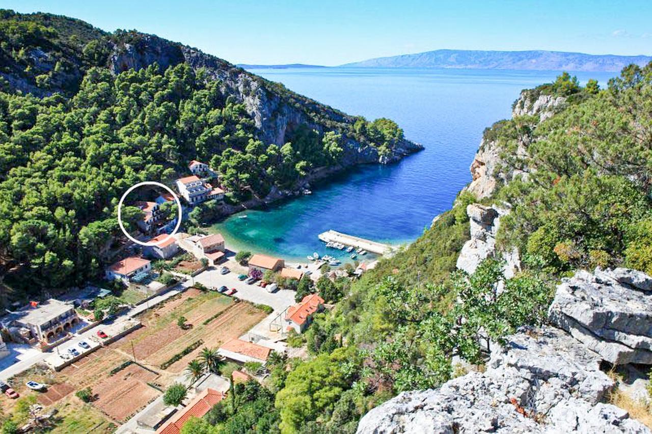 Apartment Cesare 3 Zastražišće Kültér fotó